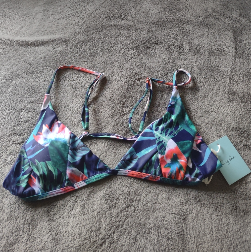 NWT Cupshe Tropical Triangle Bikini Top